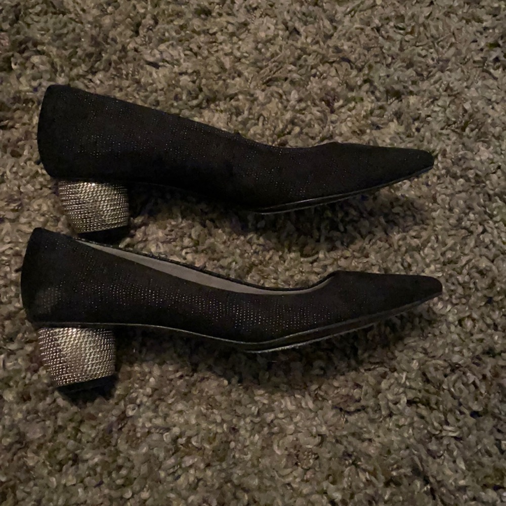 EUC Stuart Weitzman pointy toe fabric w/silver chain. Only worn once.